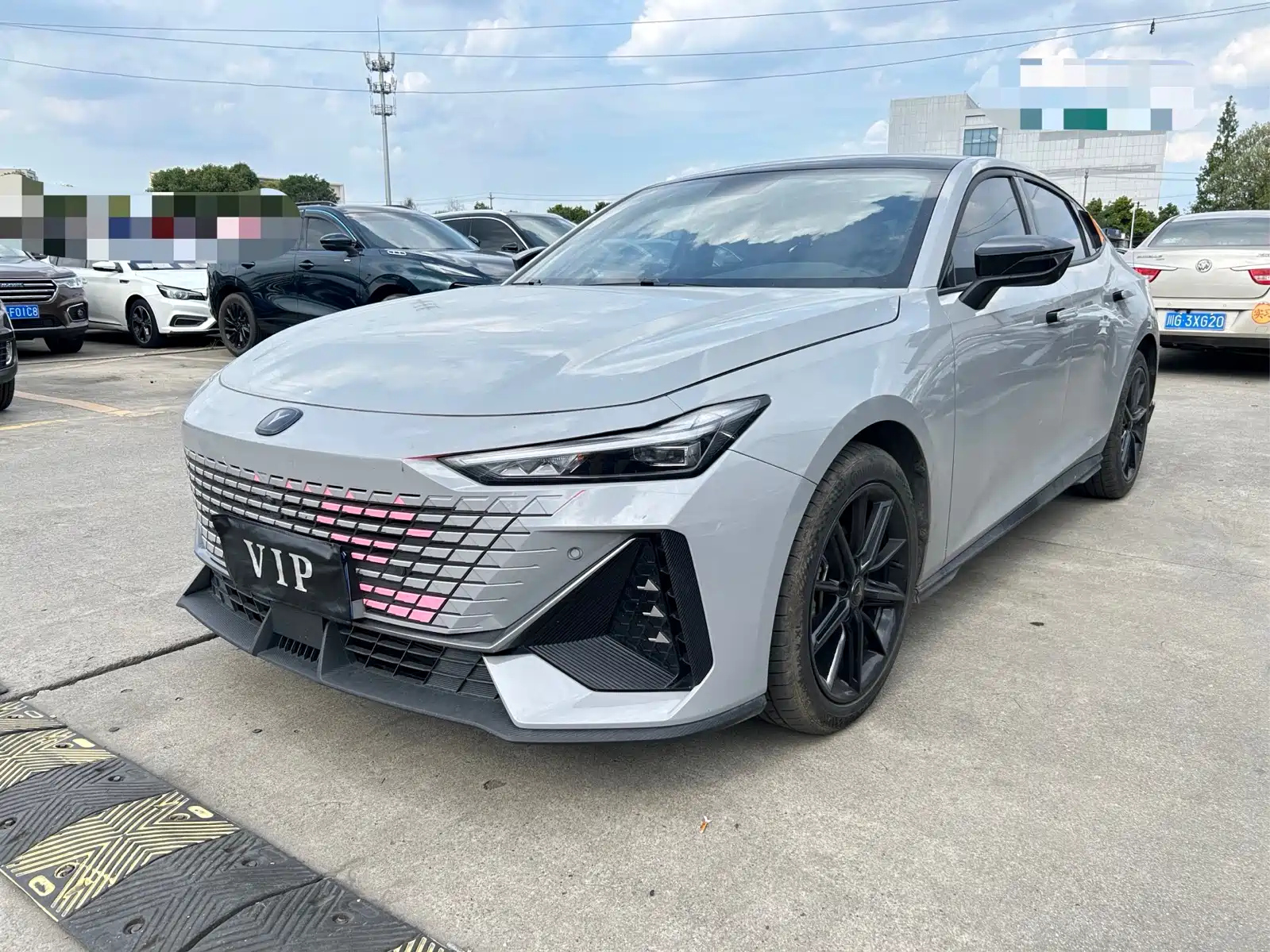 CHANGAN UNI-V