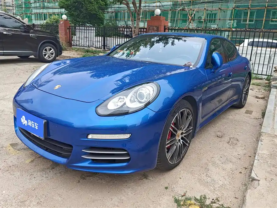 PORSCHE PANAMERA