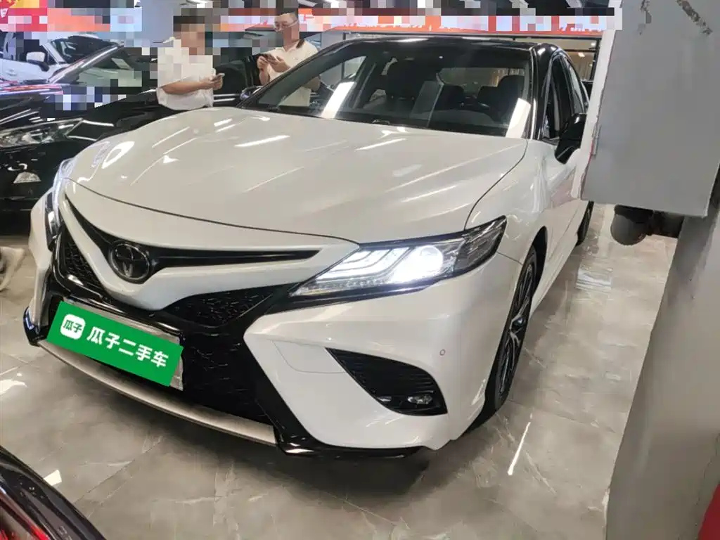 TOYOTA CAMRY