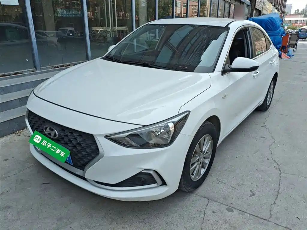 HYUNDAI CELESTA