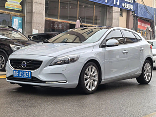 volvo v40