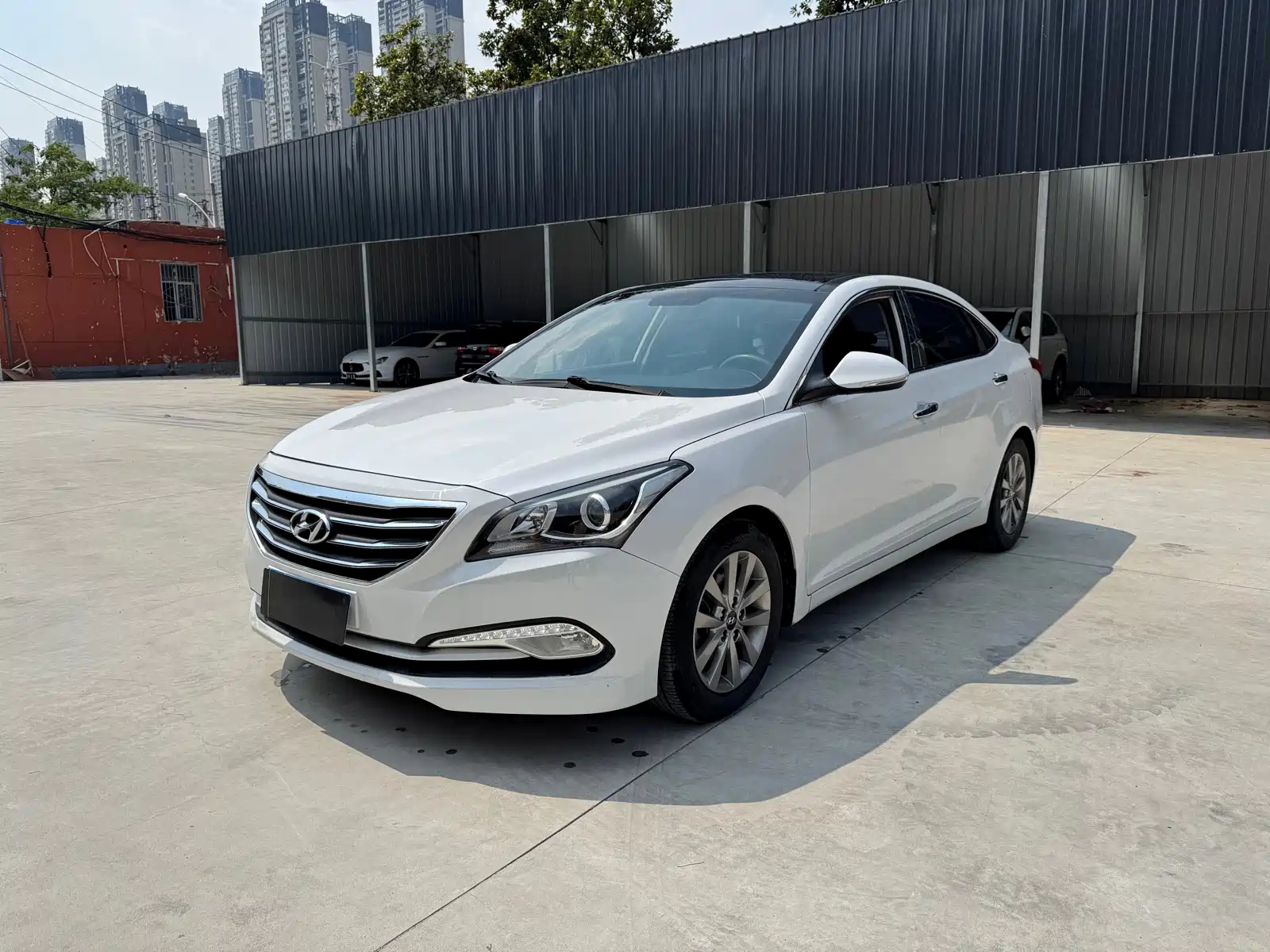 HYUNDAI MISTRA