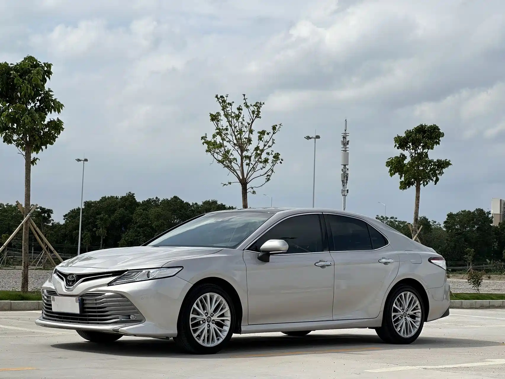 TOYOTA CAMRY