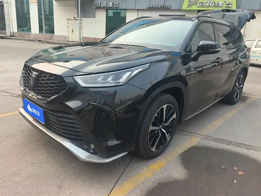TOYOTA CROWN LUFANG