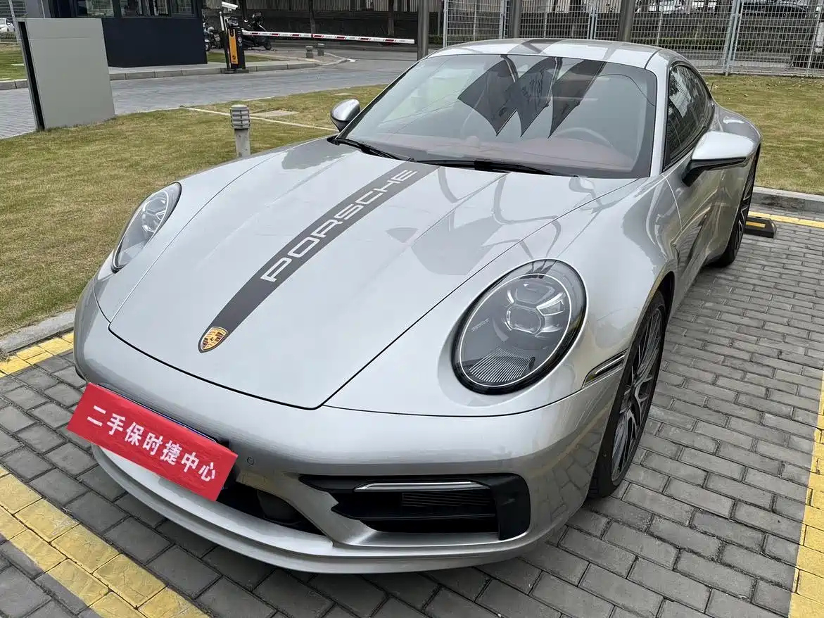 PORSCHE 911