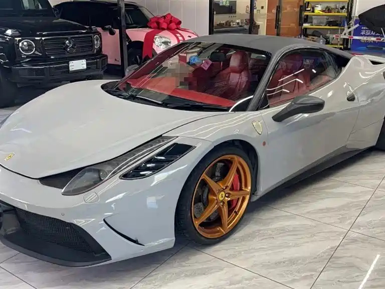FERRARI 458