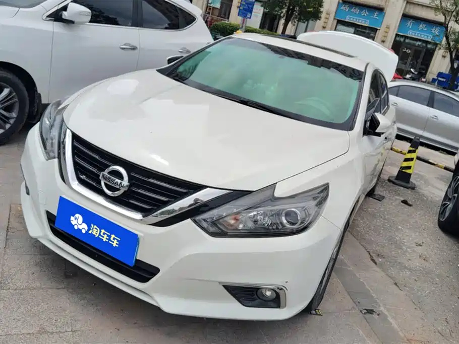 NISSAN TEANA