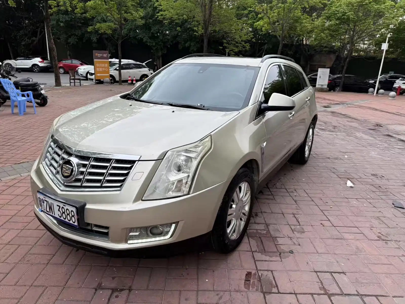 CADILLAC SRX