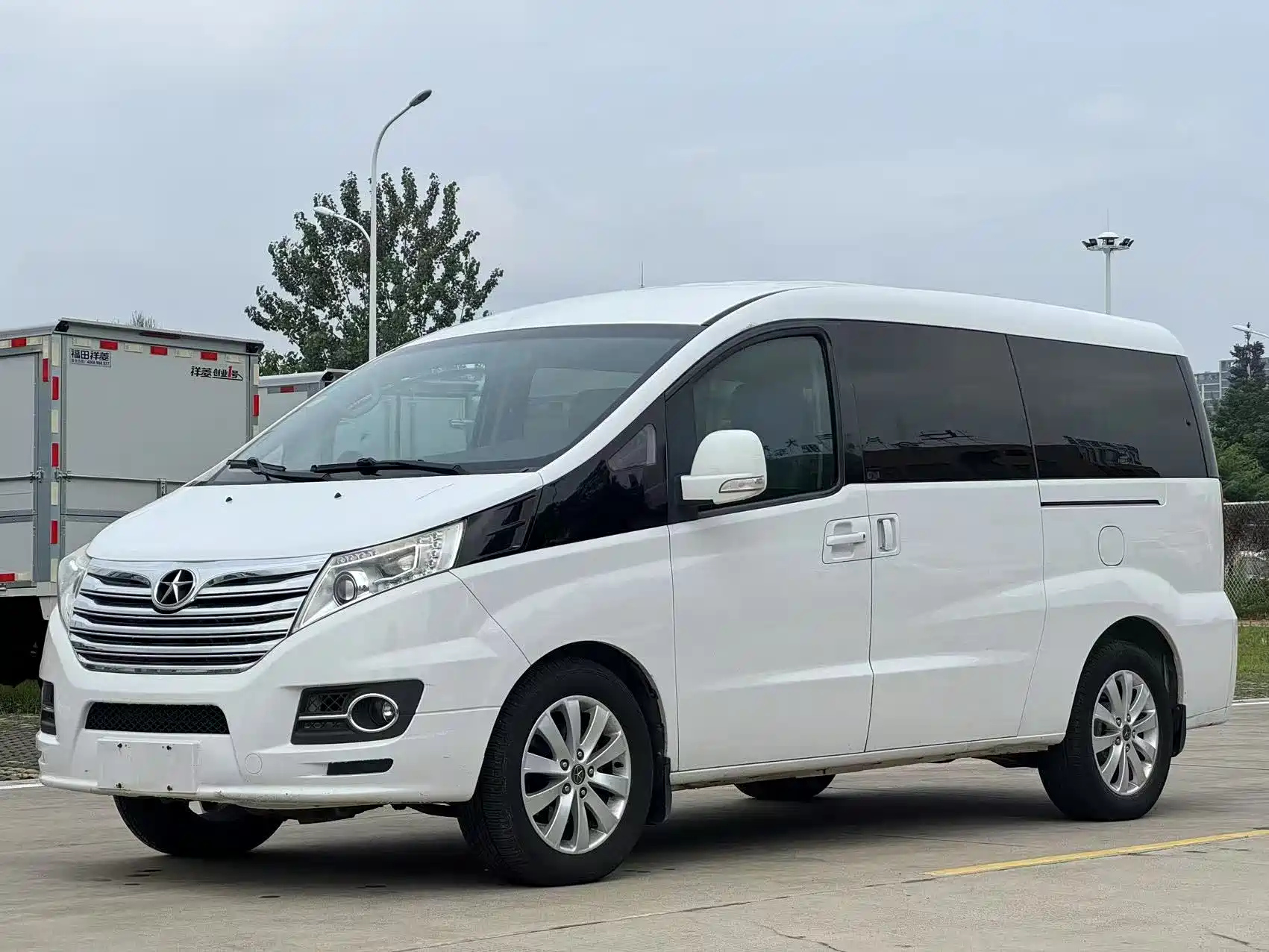 JAC REFINE M5