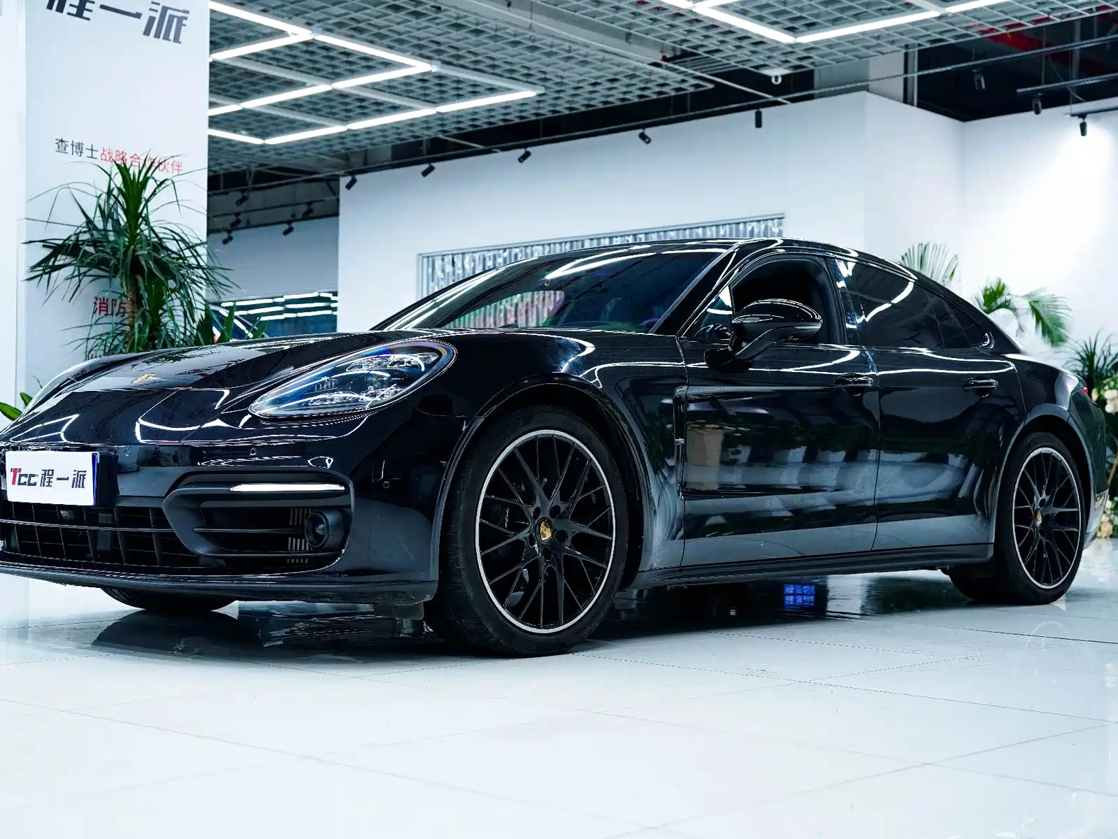 PORSCHE PANAMERA