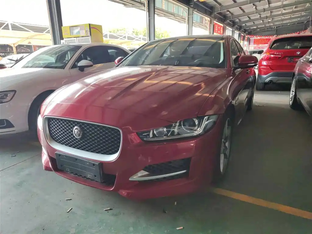 JAGUAR XE
