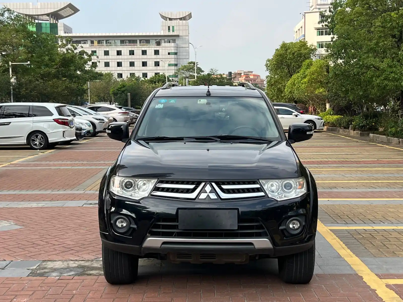 MITSUBISHI PAJERO.SPORT