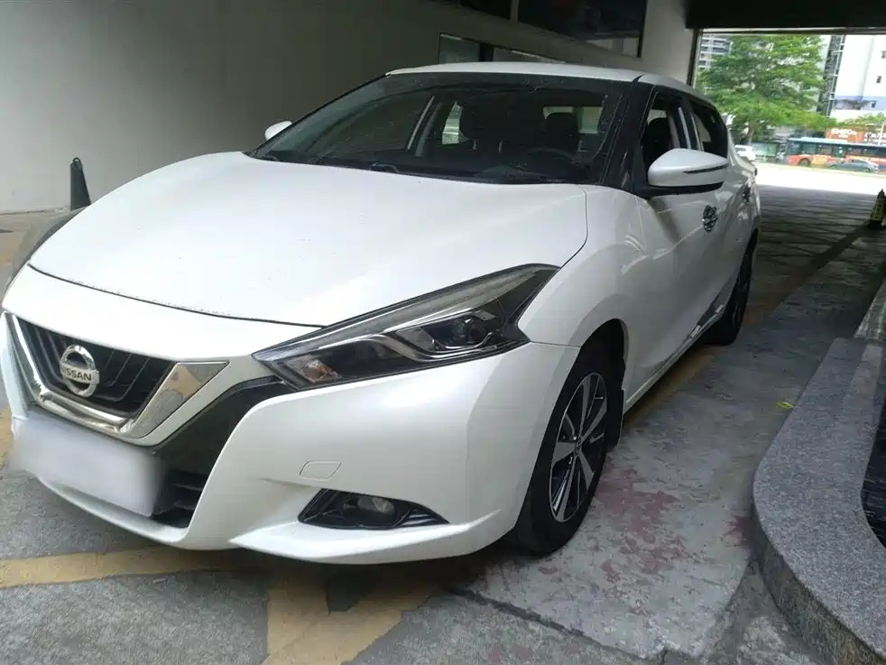 NISSAN LANNIA