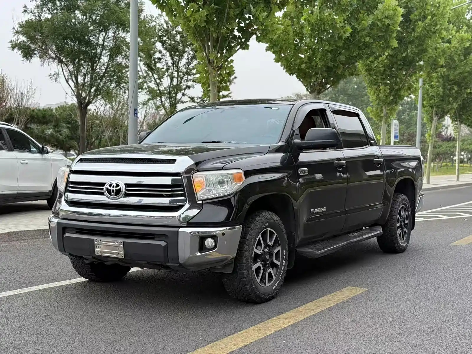TOYOTA TUNDRA