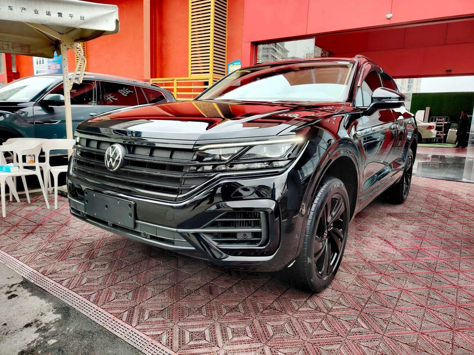 VOLKSWAGEN TOUAREG