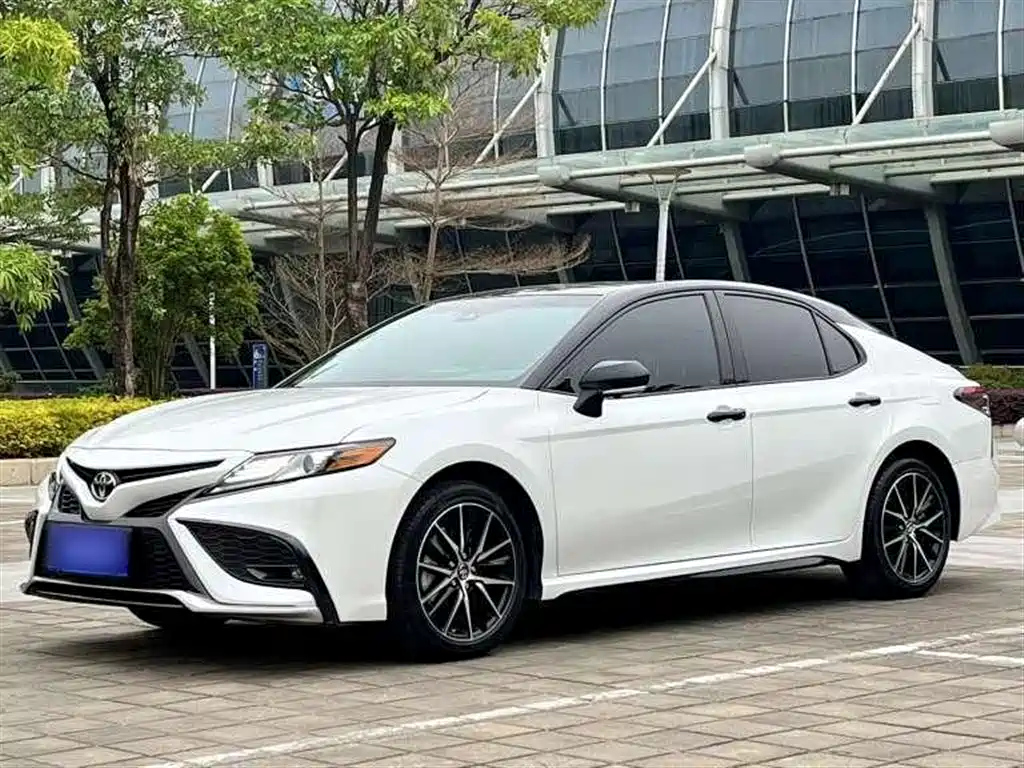 TOYOTA CAMRY