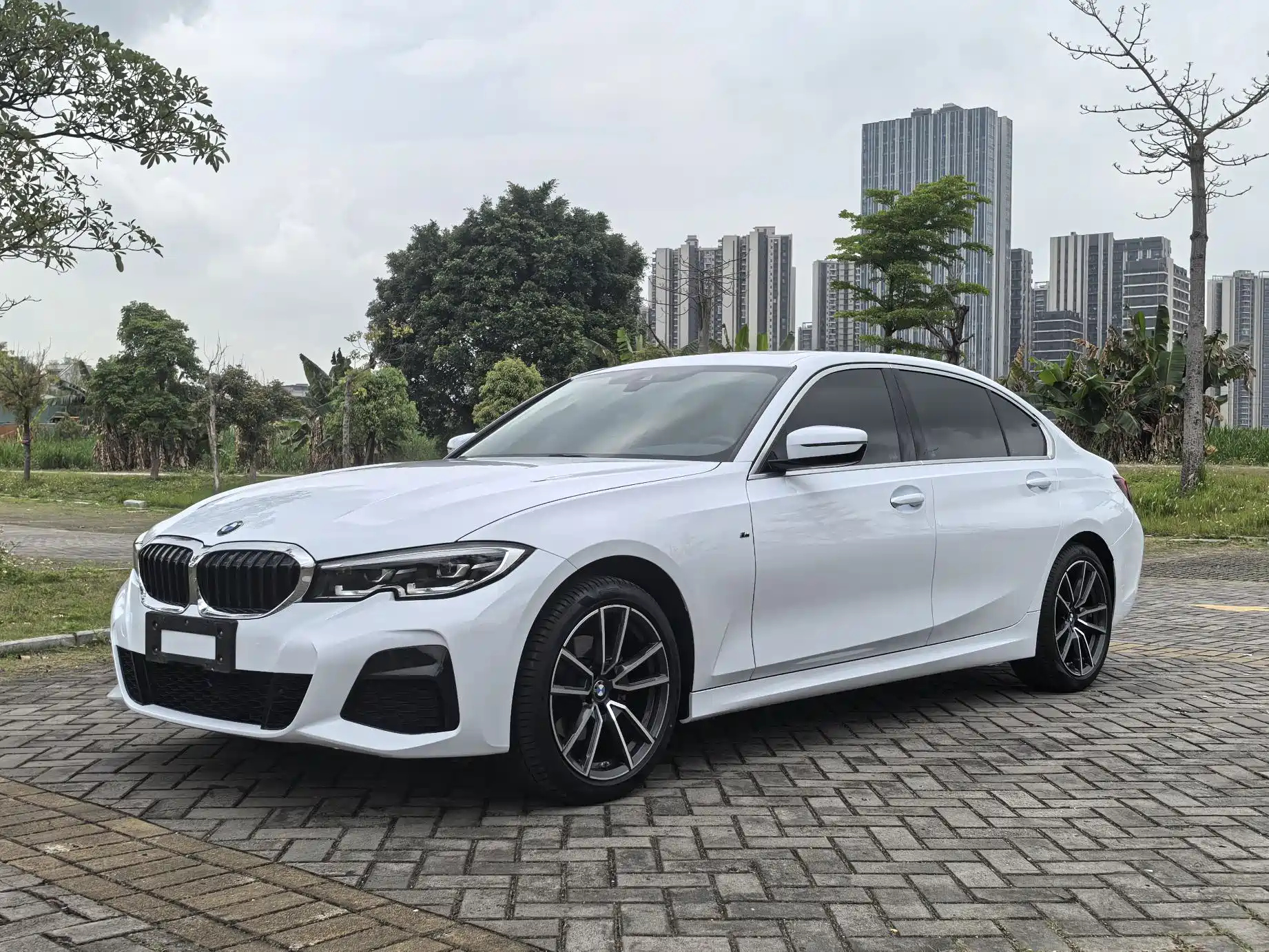 BMW 3-SERIES