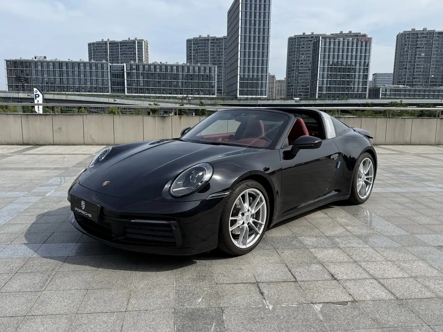 PORSCHE 911