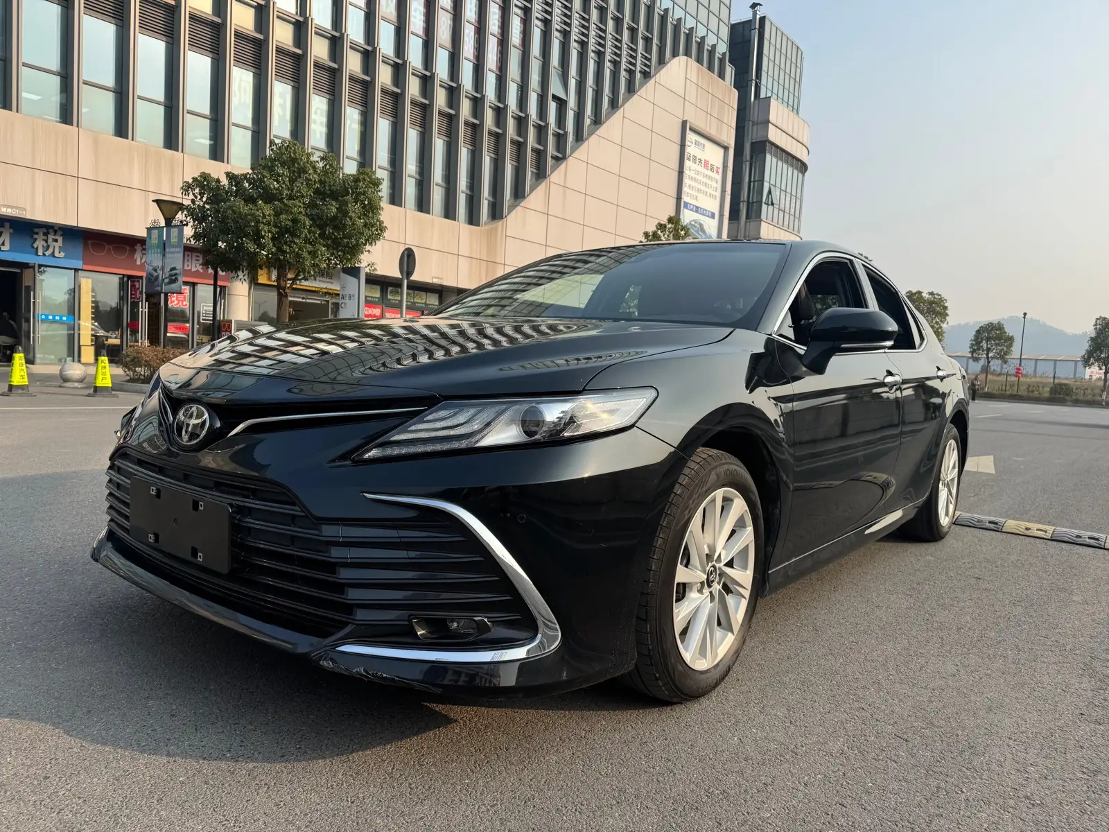 TOYOTA CAMRY