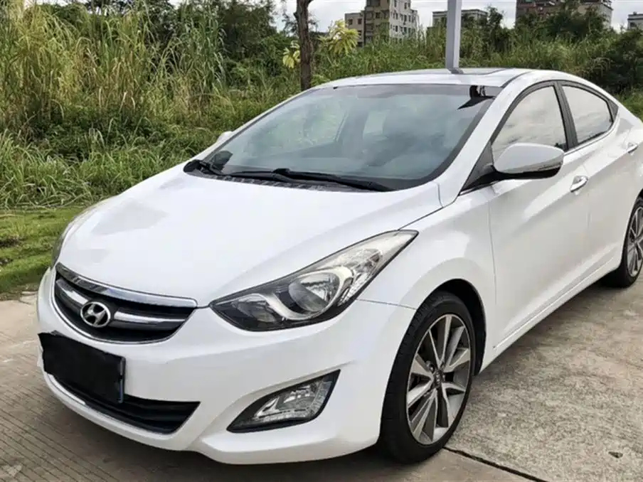 HYUNDAI ELANTRA