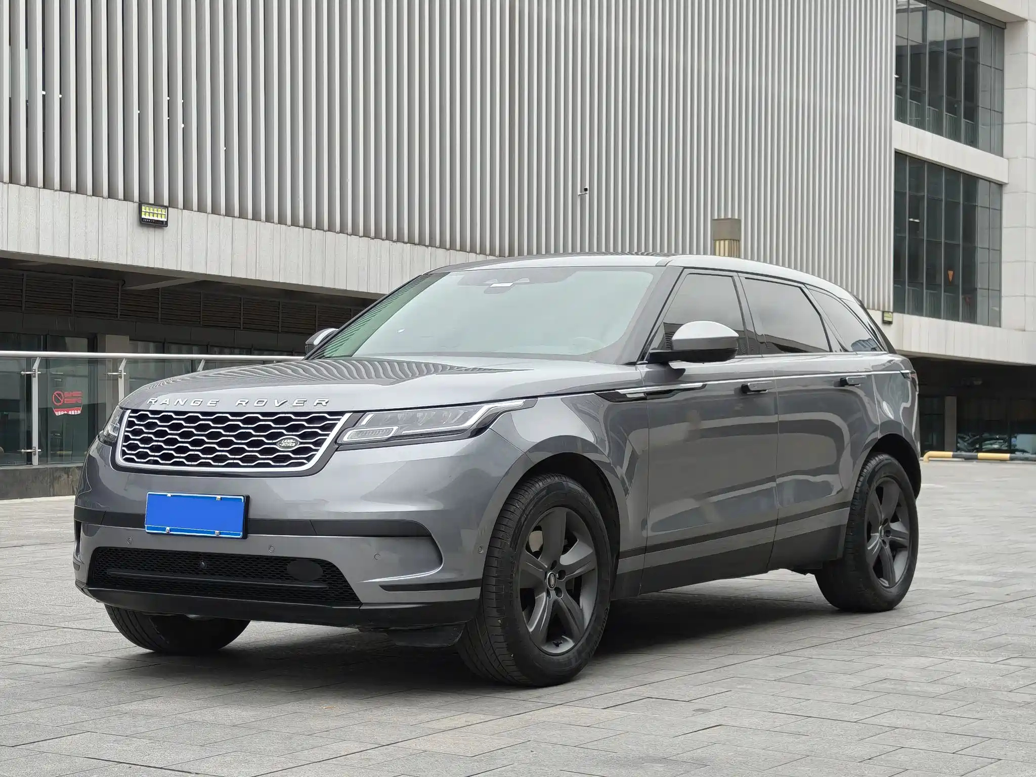 LAND ROVER RANGE ROVER VESSEL