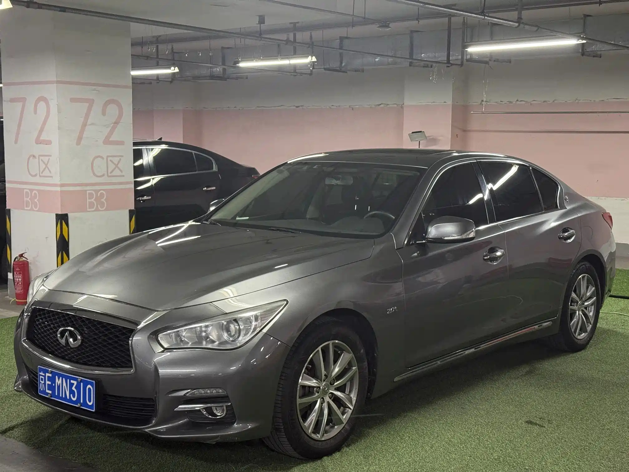 INFINITI Q50L