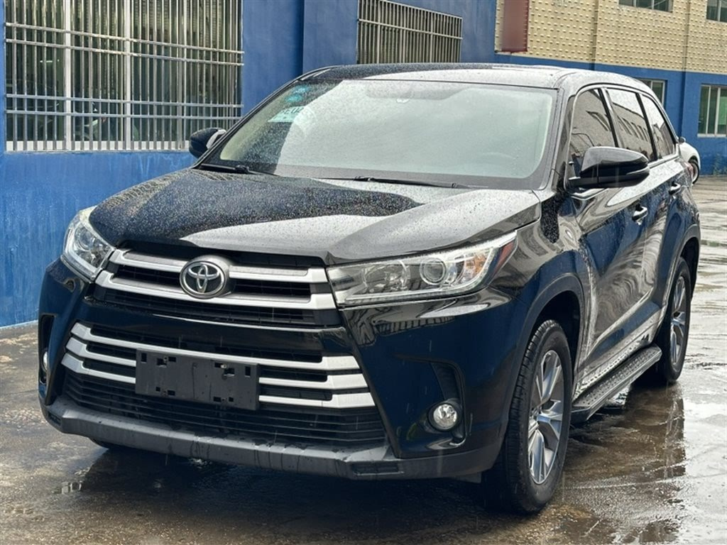TOYOTA HIGHLANDER