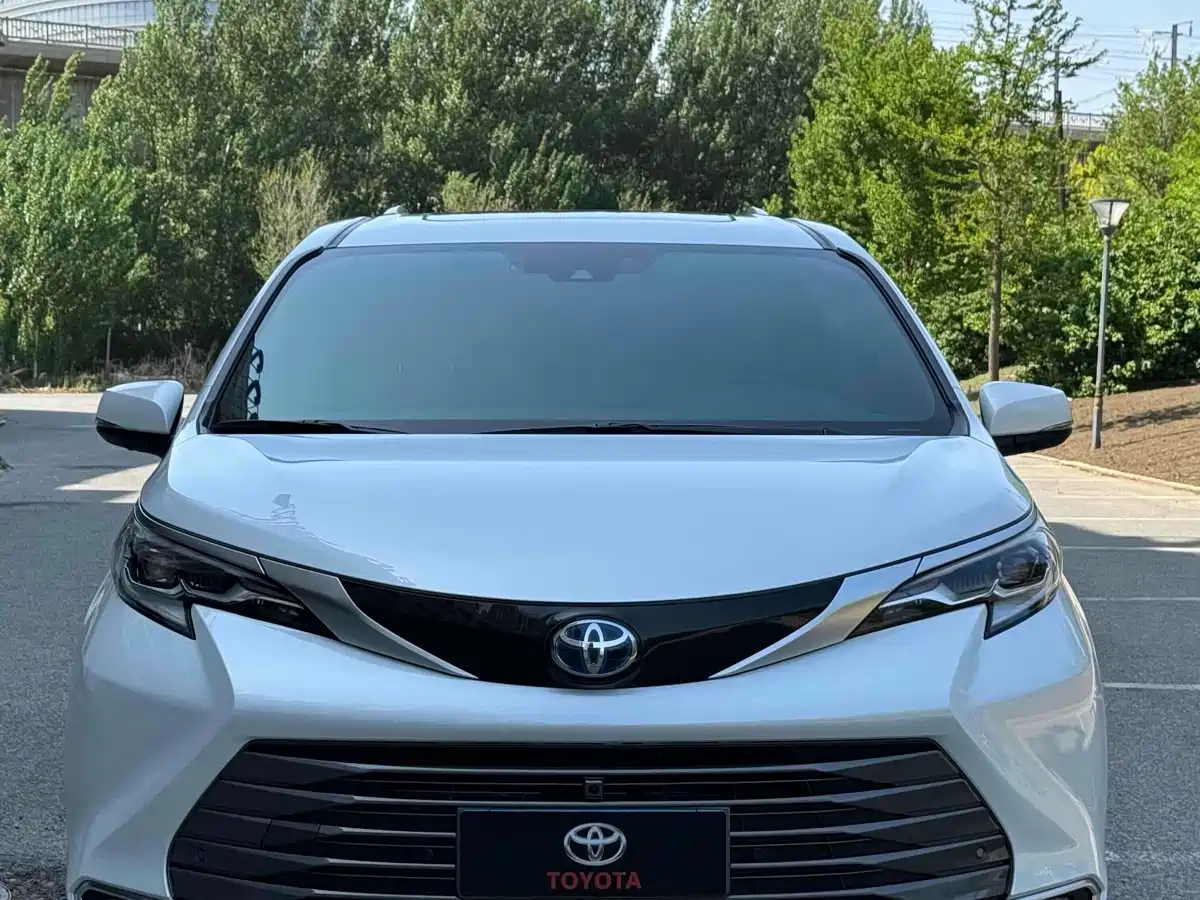 TOYOTA SIENNA SIENNA