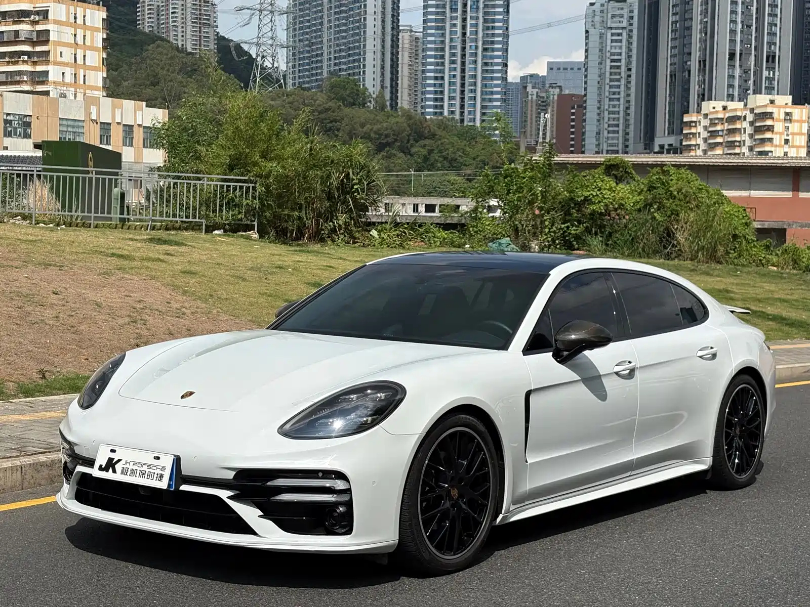 PORSCHE PANAMERA