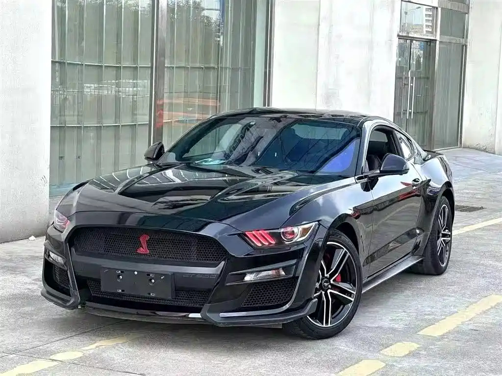 FORD MUSTANG