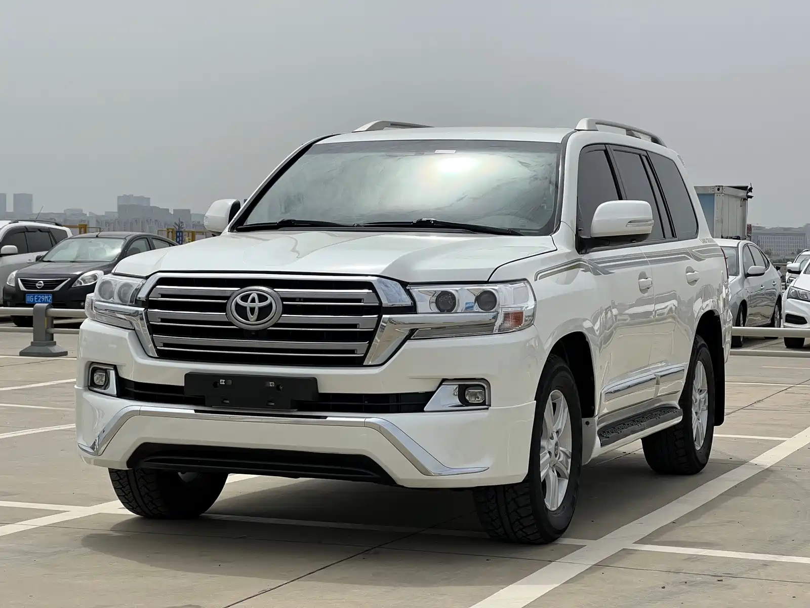TOYOTA LAND CRUISER IMPORT