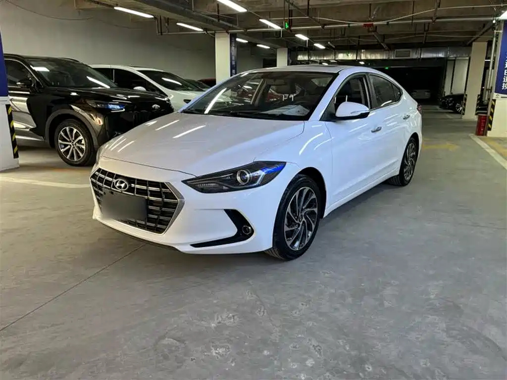 HYUNDAI ELANTRA