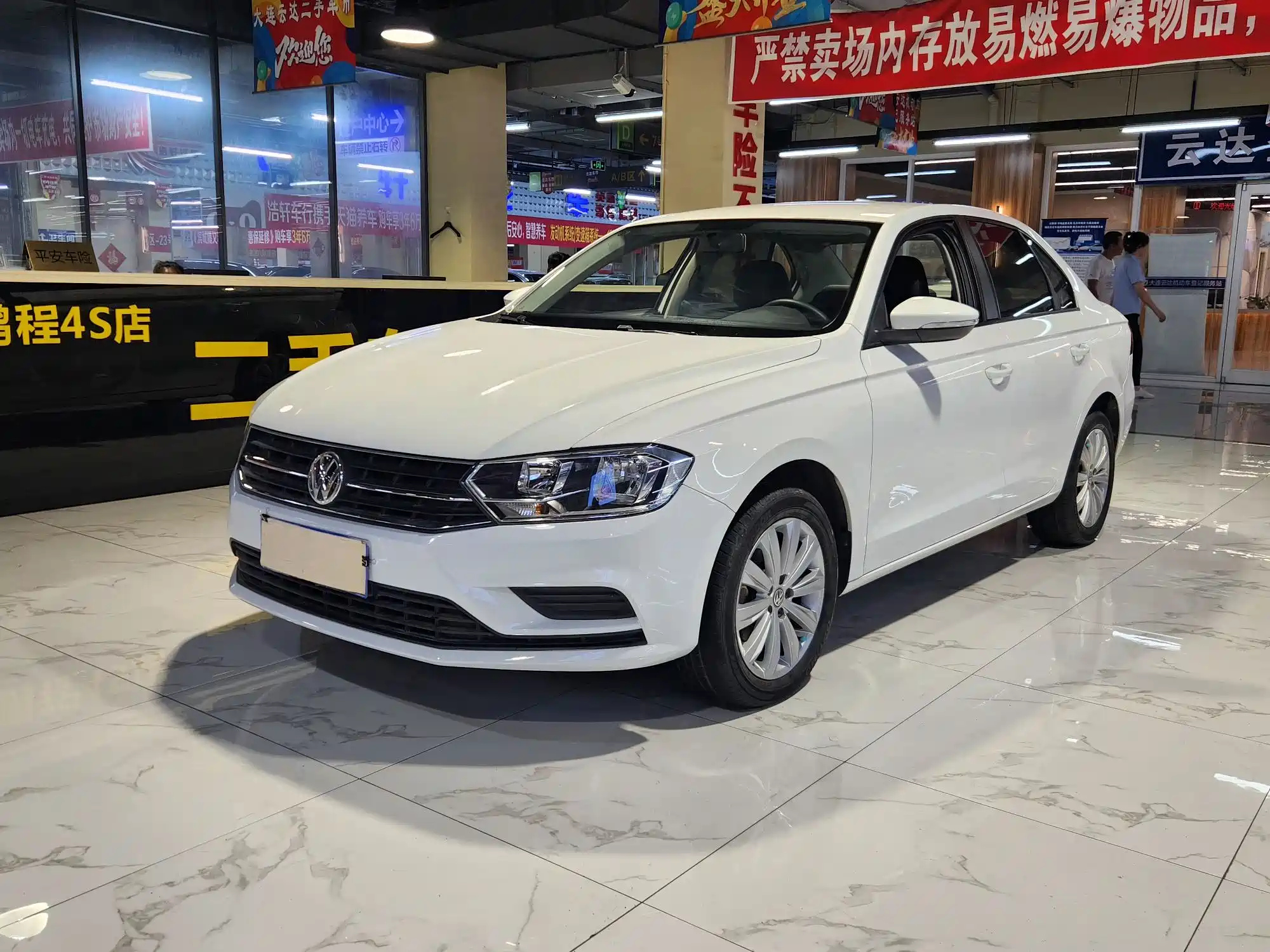VOLKSWAGEN BORA