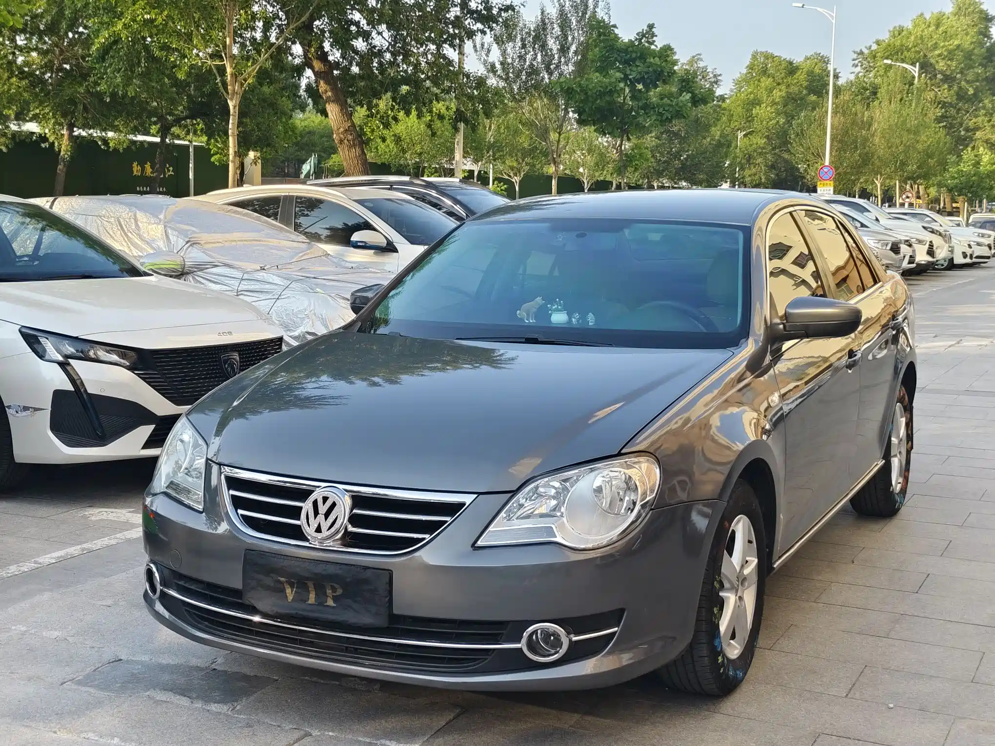 VOLKSWAGEN BORA