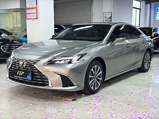 LEXUS ES 2025