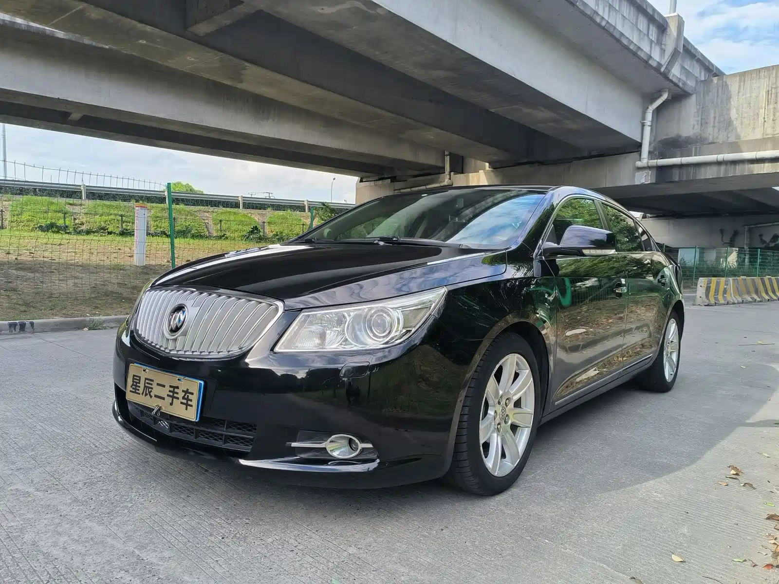 BUICK LACROSSE