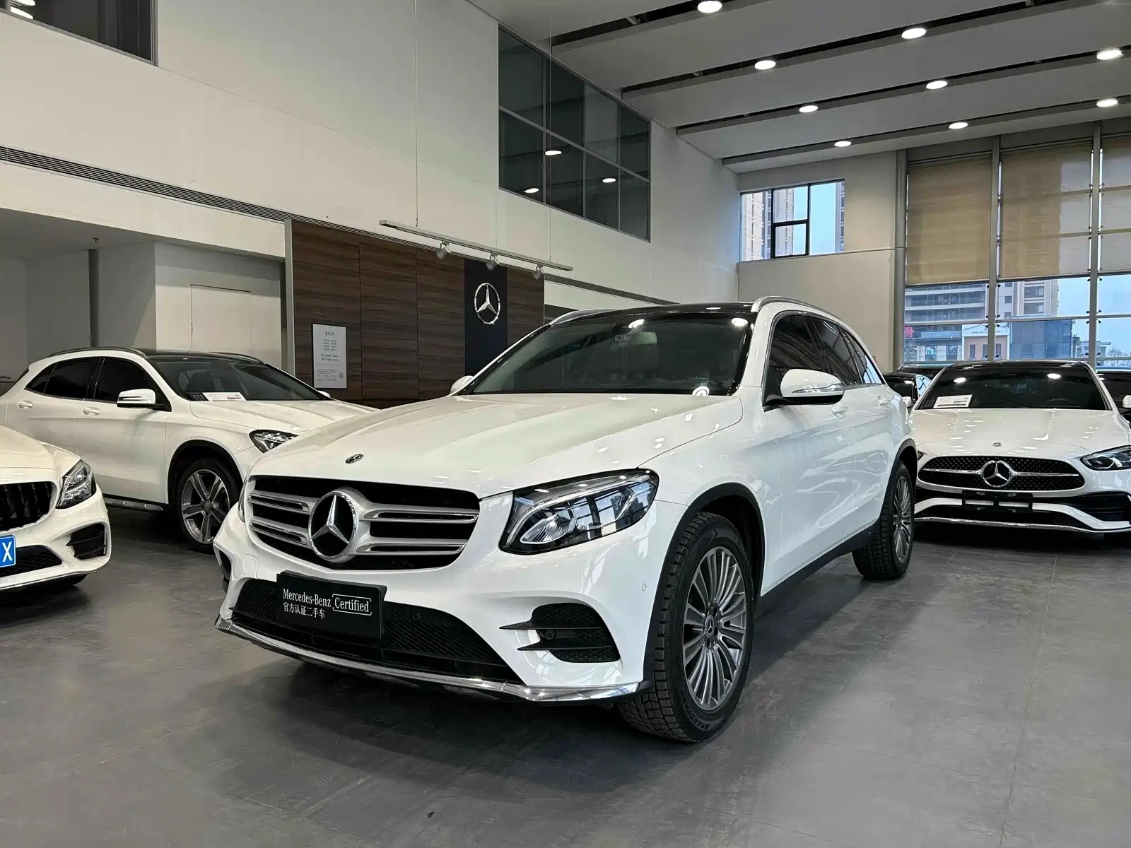 MERCEDES BENZ GLC