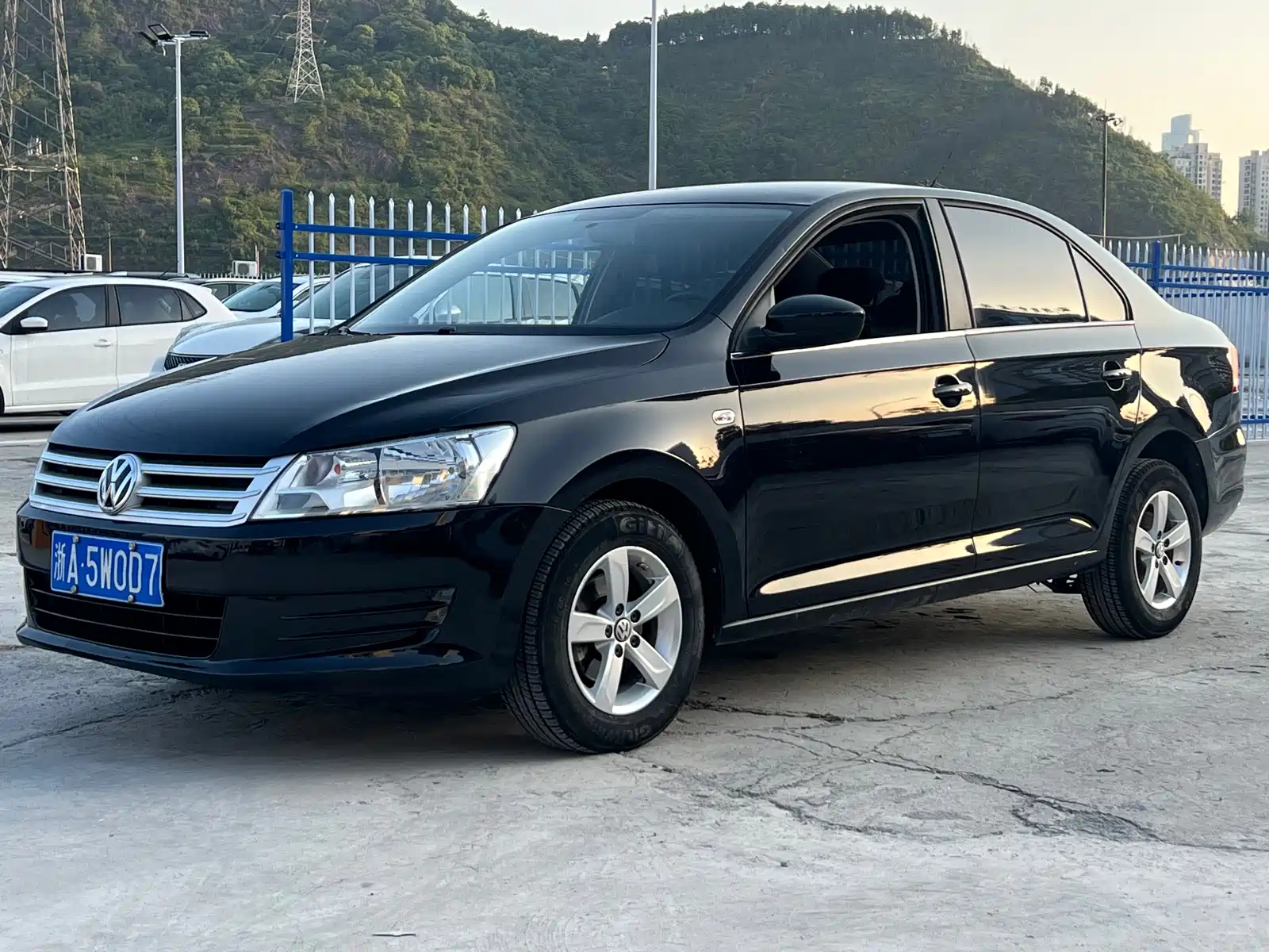 VOLKSWAGEN SANTANA