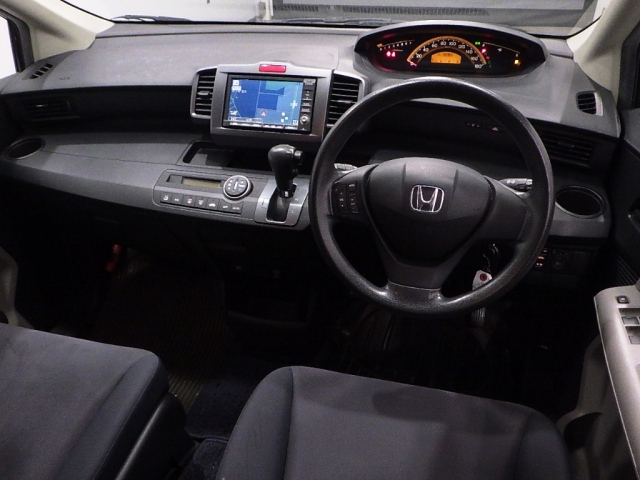 HONDA FREED 2009