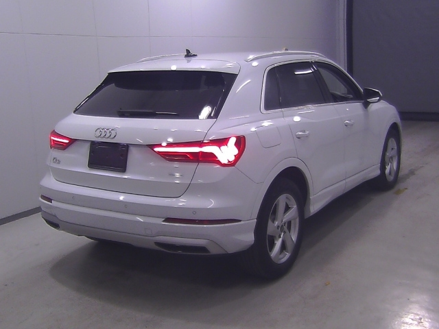 AUDI Q3 2023