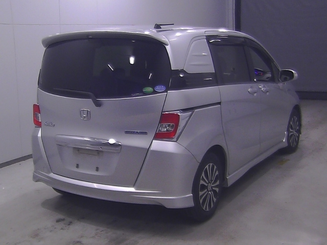 HONDA FREED 2015