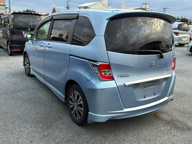 HONDA FREED 2015