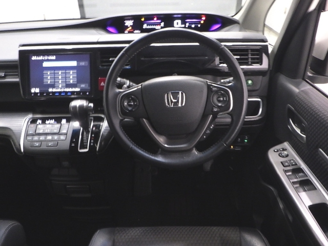 HONDA STEP WAGON 2015