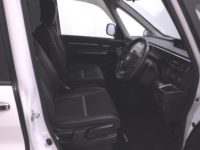 HONDA STEP WAGON 2015