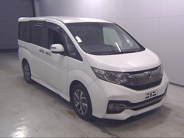 HONDA STEP WAGON 2015