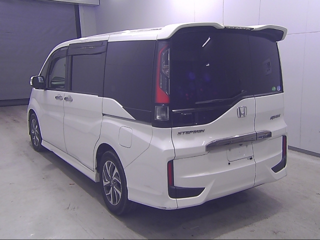 HONDA STEP WAGON 2015