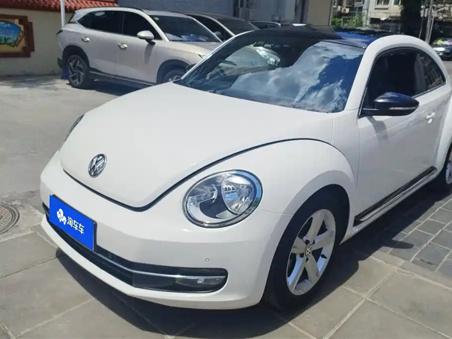 VOLKSWAGEN BEETLE 2013