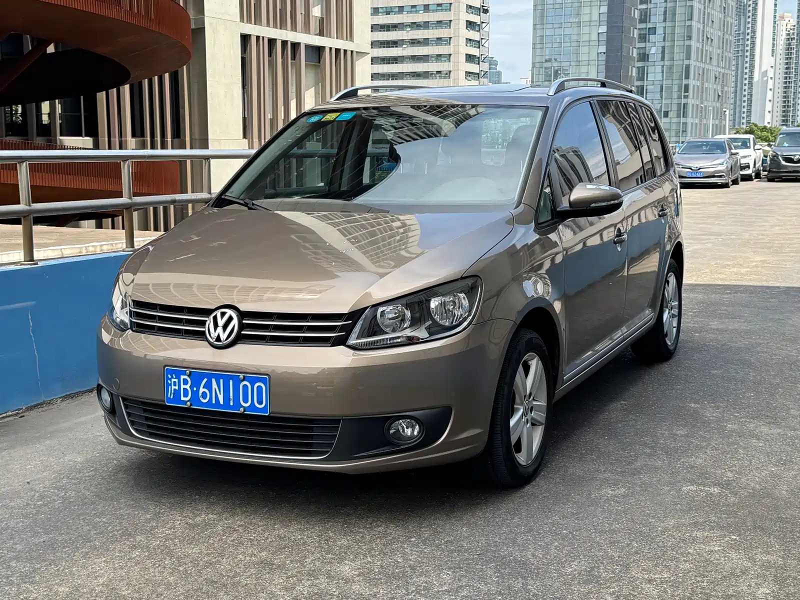 VOLKSWAGEN TOURAN 2015