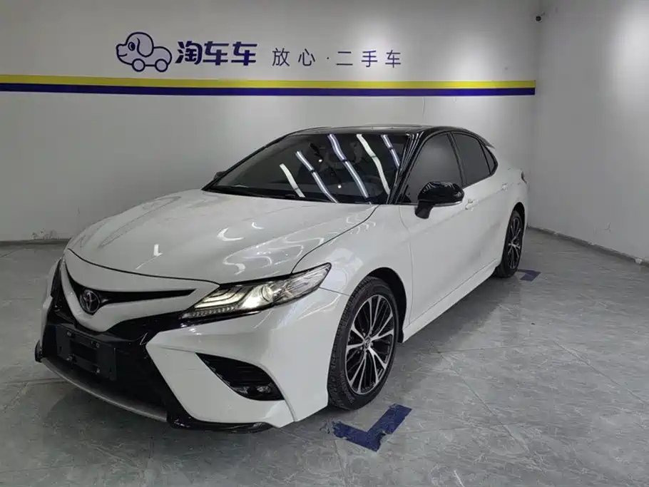 TOYOTA CAMRY 2018