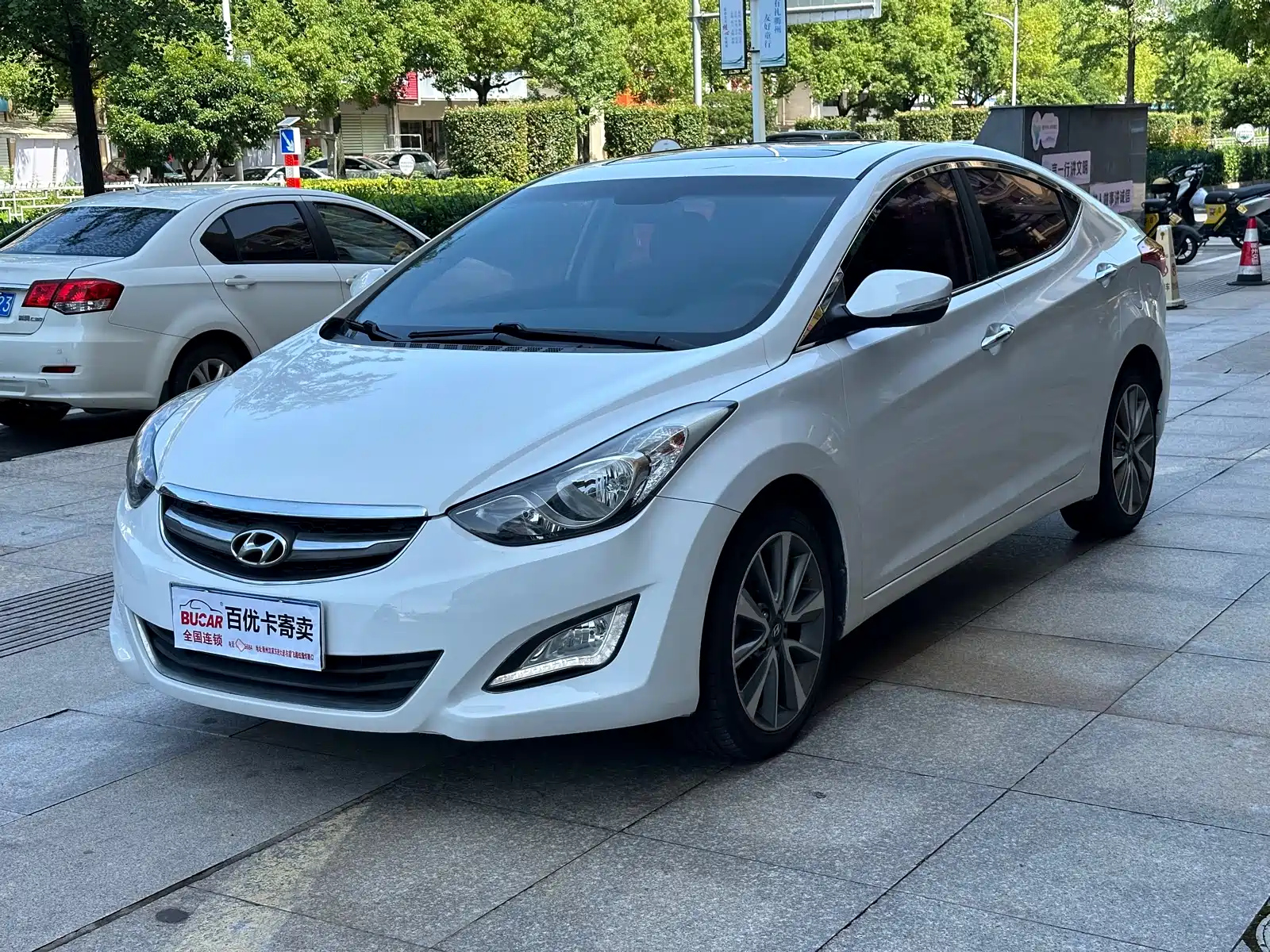 HYUNDAI ELANTRA 2015